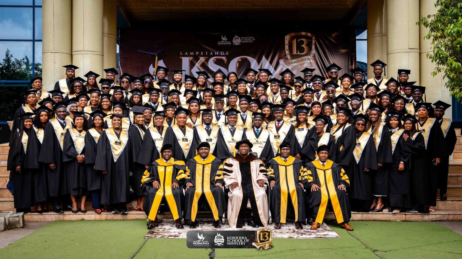Graduants, leaders with Apostle Joshua Selman in a group picture