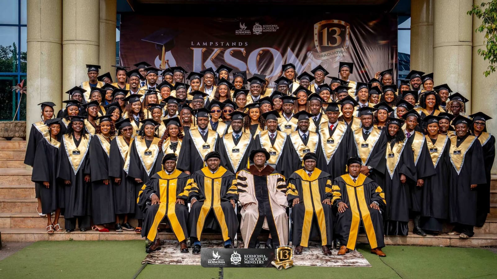 Graduants, leaders, and Apostle Joshua Selman in a group picture