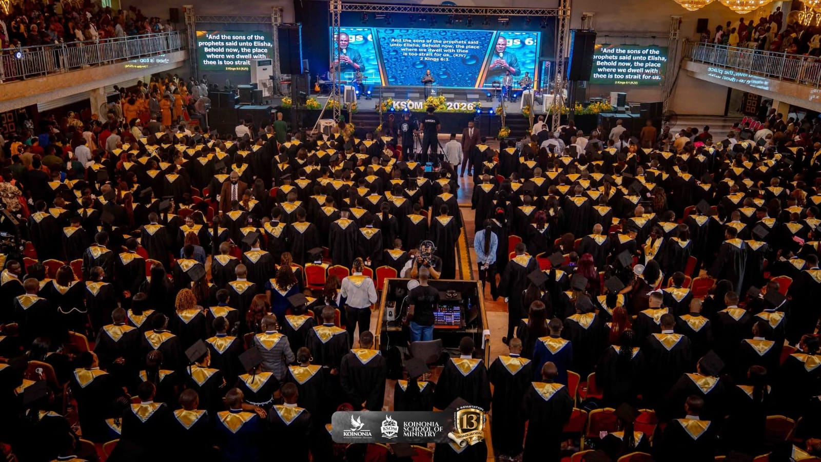 The hall full of students