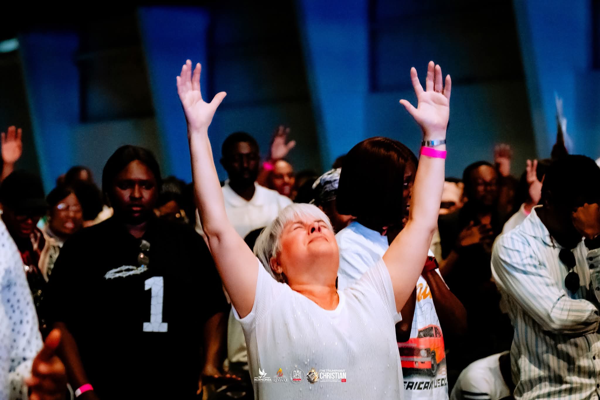 Woman worshipping Jesus